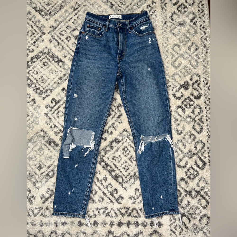 Abercrombie & Fitch High Rise Mom Jean - Picture 1 of 2